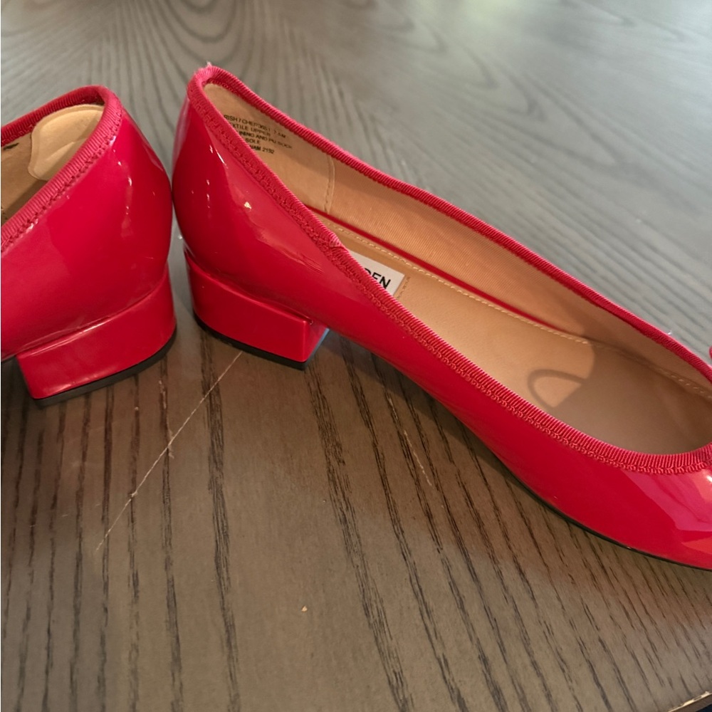 Steve Madden Cherish Red Ballerina Flats - Picture 2 of 4